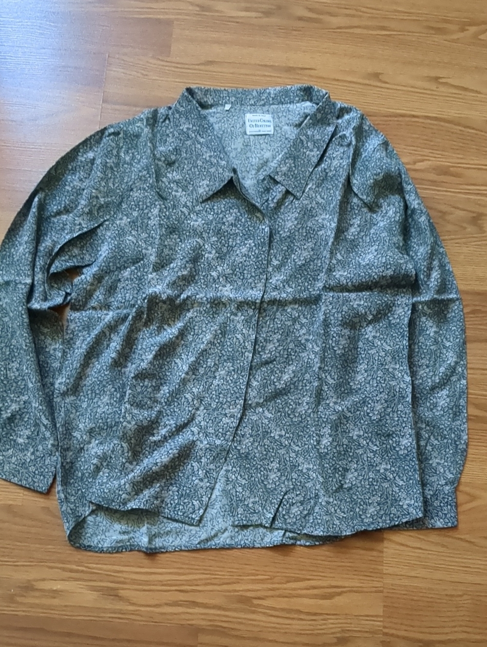 Vintage United Colors of Benetton Made in Italy Floral Button Down Shirt Blouse